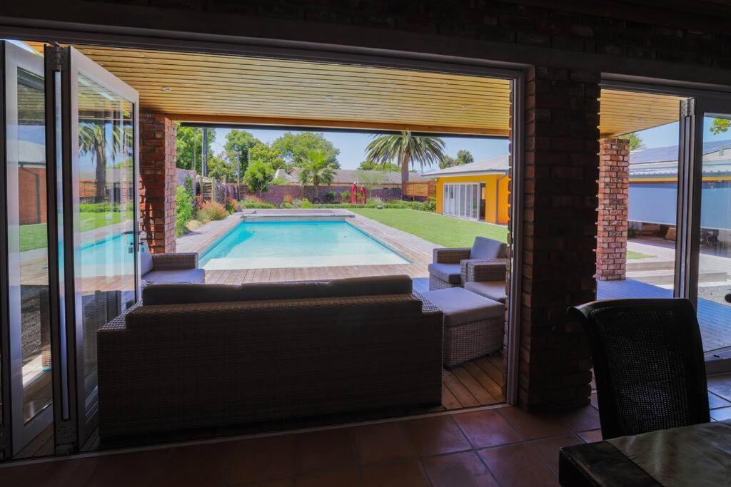 Garten Wohnung Mit Pool, 2 Schlafzimmer Кейптаун Экстерьер фото
